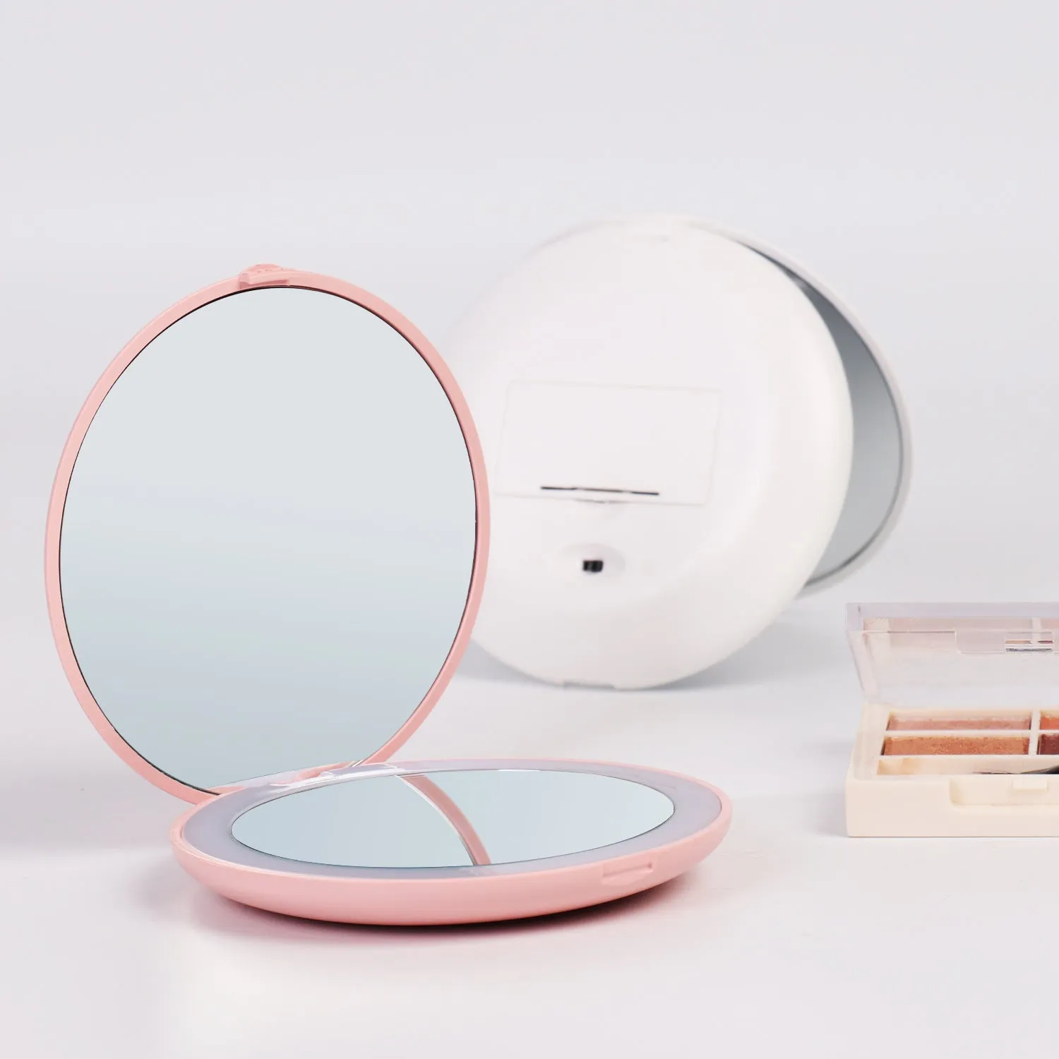 Folding portable led cosmetic mirror